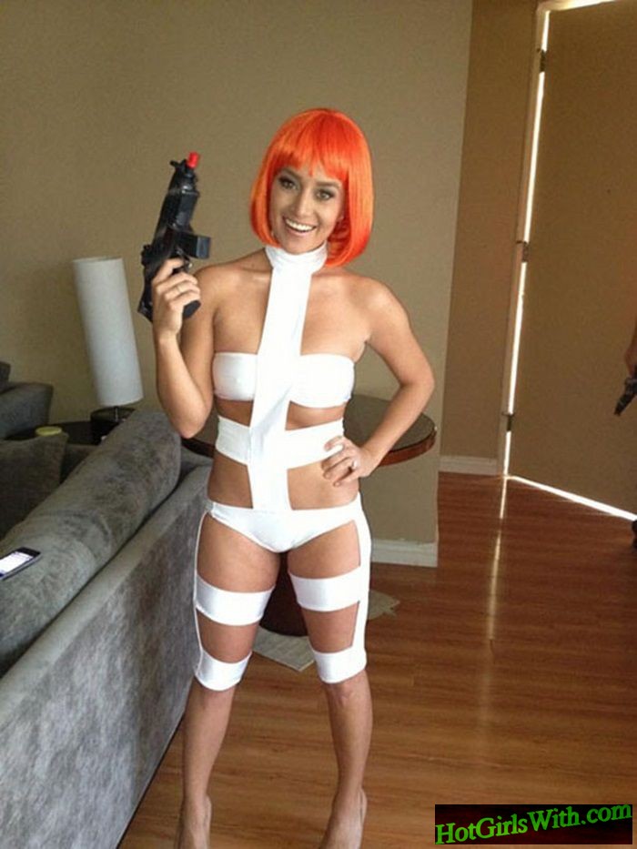 Hot Fifth Element Girl Cosplay