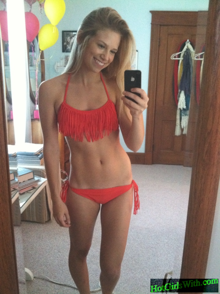 Sexy Fit Blonde in Bikini Selfie